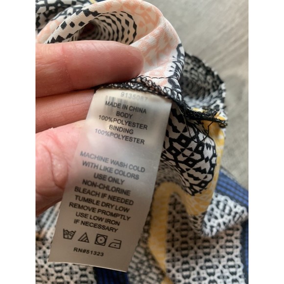 Vince Camuto Geometric Pattern Sleeveless Tunic Blouse Size Medium - Picture 13 of 13